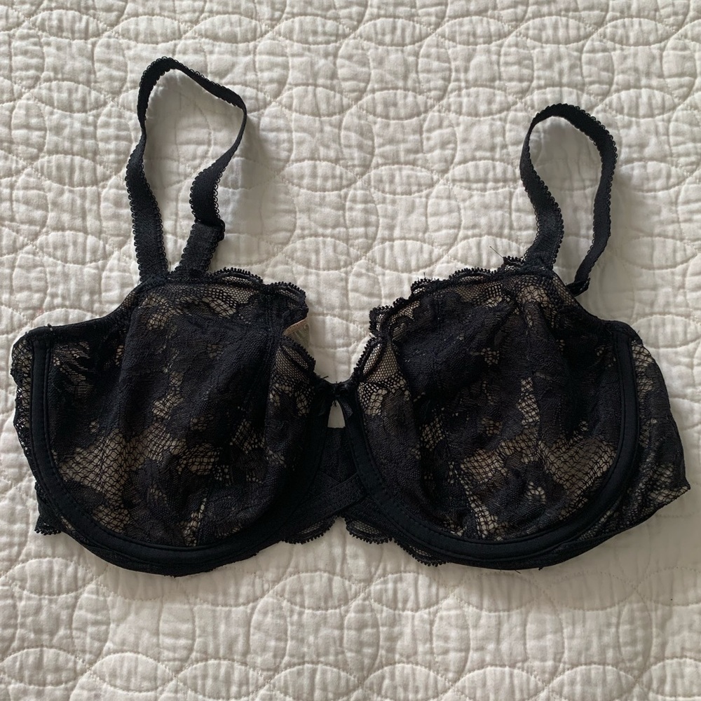 SOLD Wacoal Lace Unpadded lace Size 32DDD